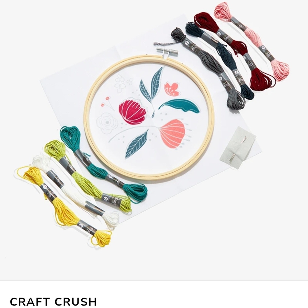 *NEW* Craft Crush Floral Embroidery Kit